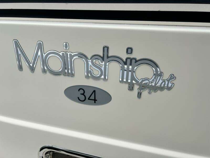 2004 Mainship Pilot 34