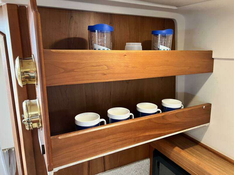 2004 Mainship Pilot 34