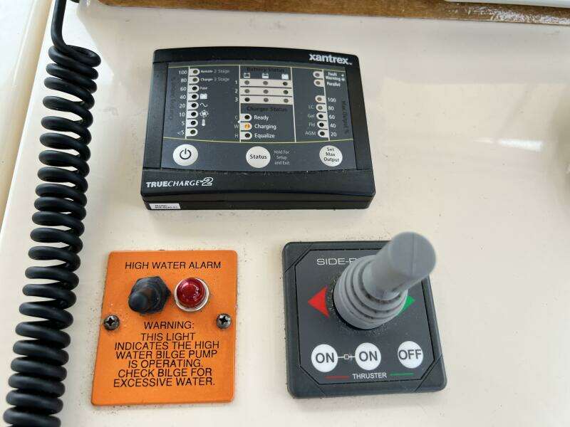 2004 Mainship Pilot 34