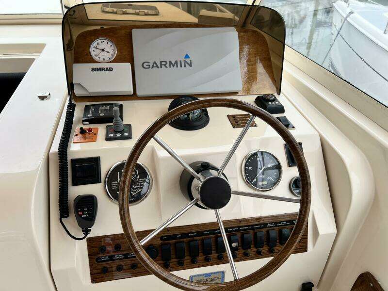 2004 Mainship Pilot 34