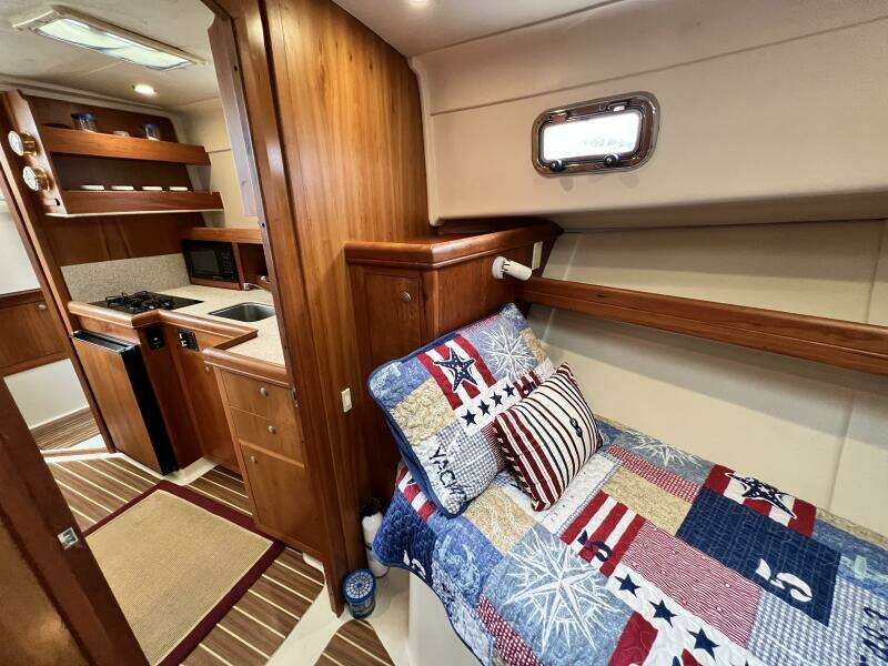 2004 Mainship Pilot 34