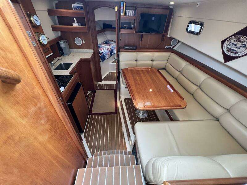 2004 Mainship Pilot 34