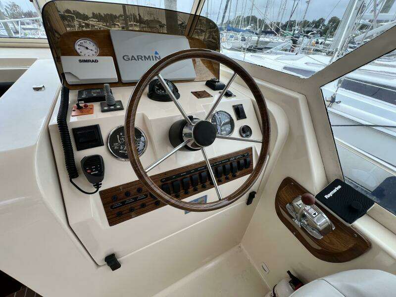 2004 Mainship Pilot 34