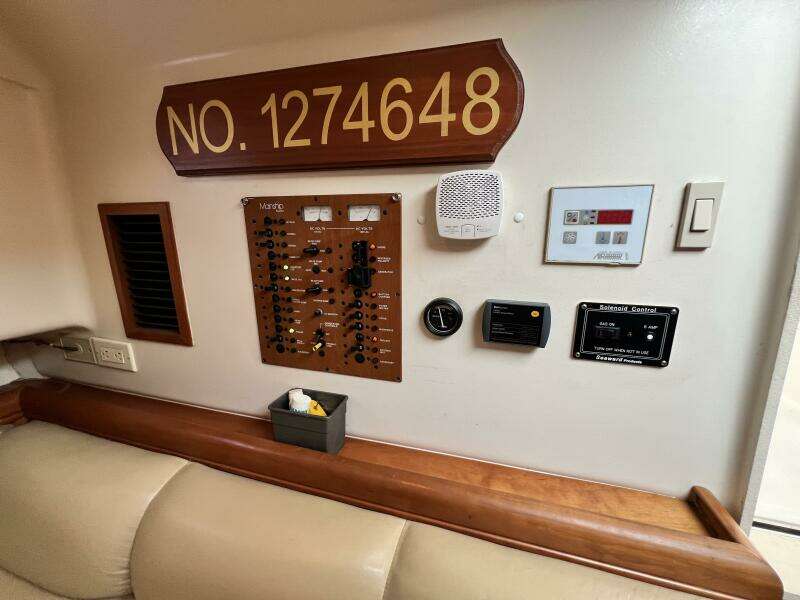 2004 Mainship Pilot 34