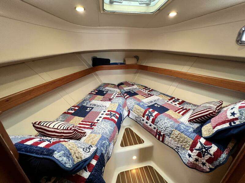 2004 Mainship Pilot 34