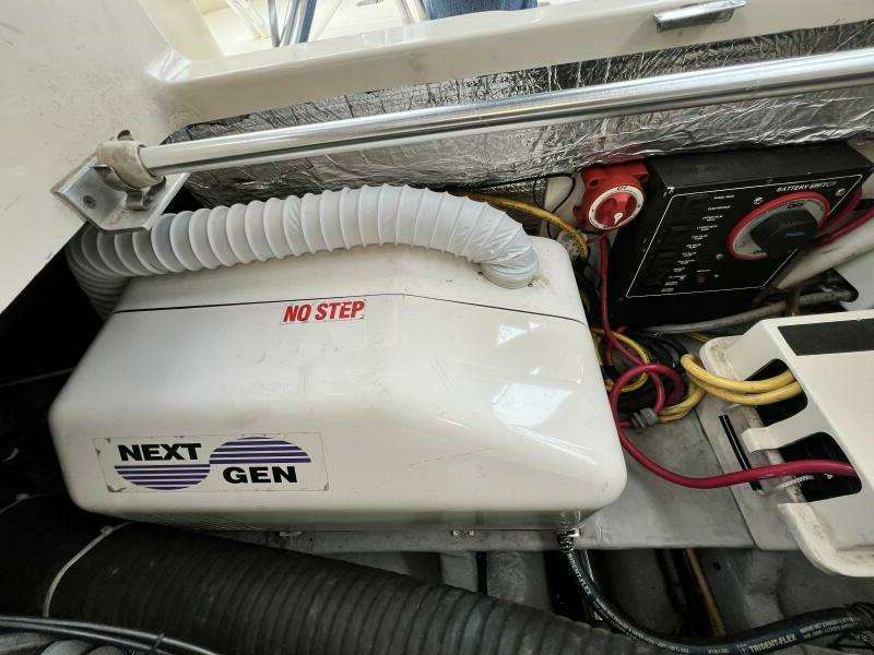 2004 Mainship Pilot 34