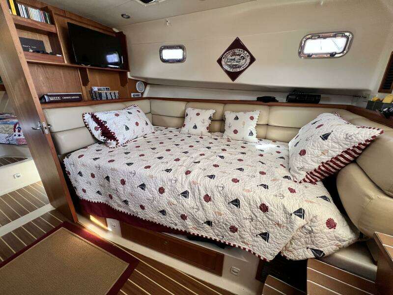 2004 Mainship Pilot 34