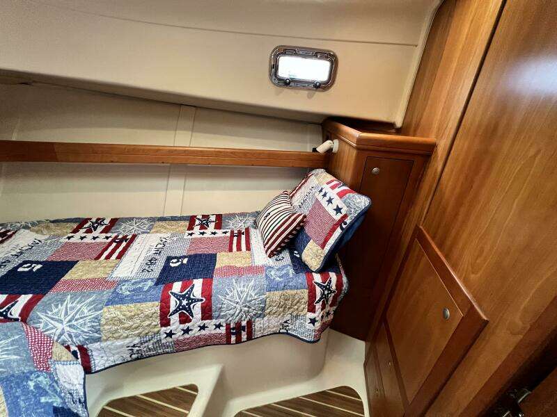 2004 Mainship Pilot 34