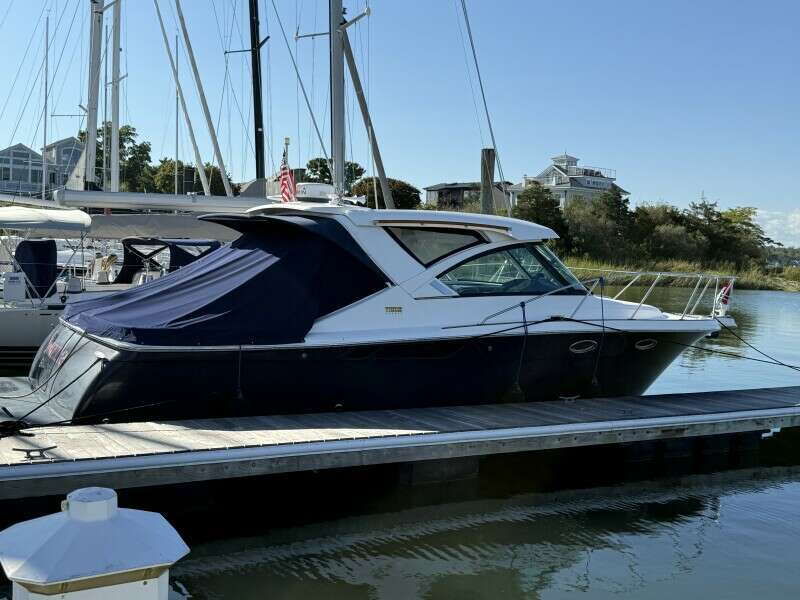 2012 Tiara Yachts Cornet