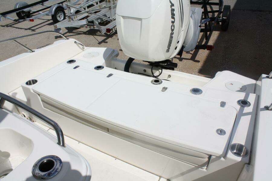 2021 Boston Whaler 270 Dauntless
