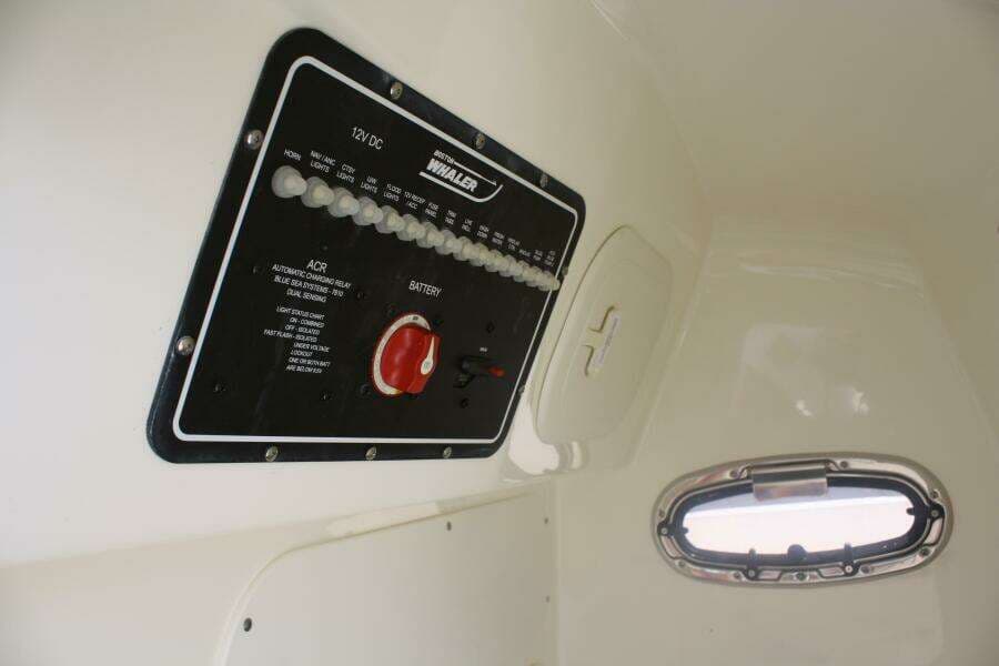 2021 Boston Whaler 270 Dauntless