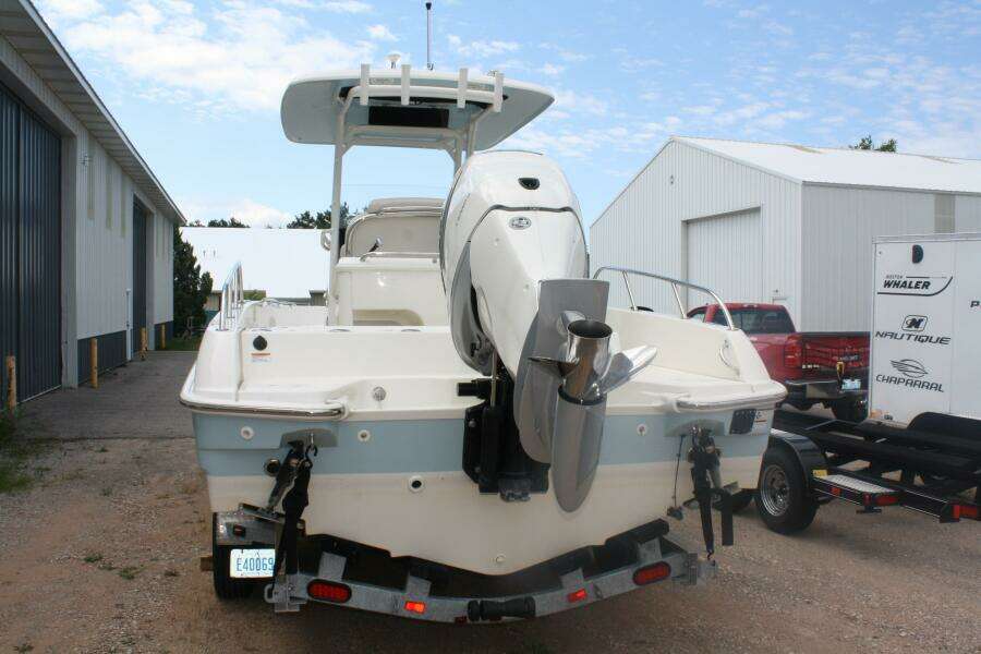 2021 Boston Whaler 270 Dauntless