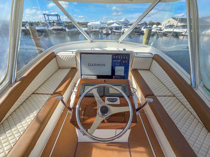 2005 Egg Harbor 35' Predator Express