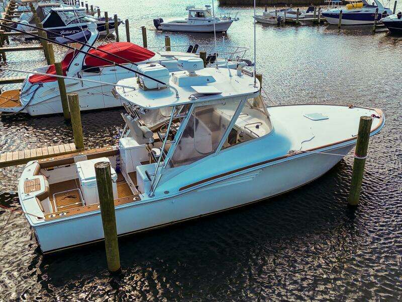 2005 Egg Harbor 35' Predator Express