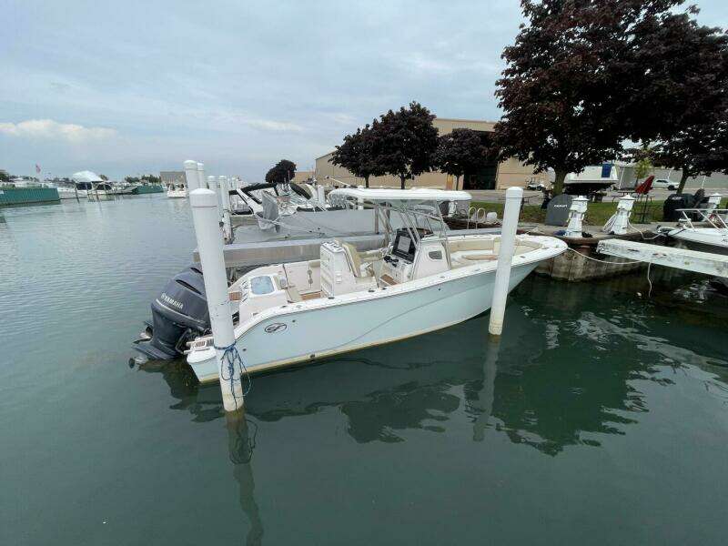 2017 Sea Fox 288 Commander