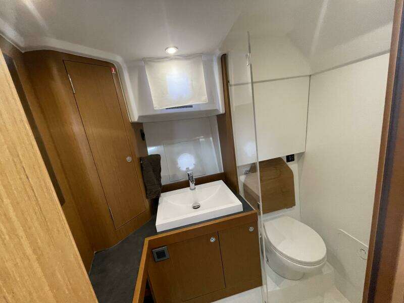 2018 Beneteau Swift Trawler 35- Flybridge