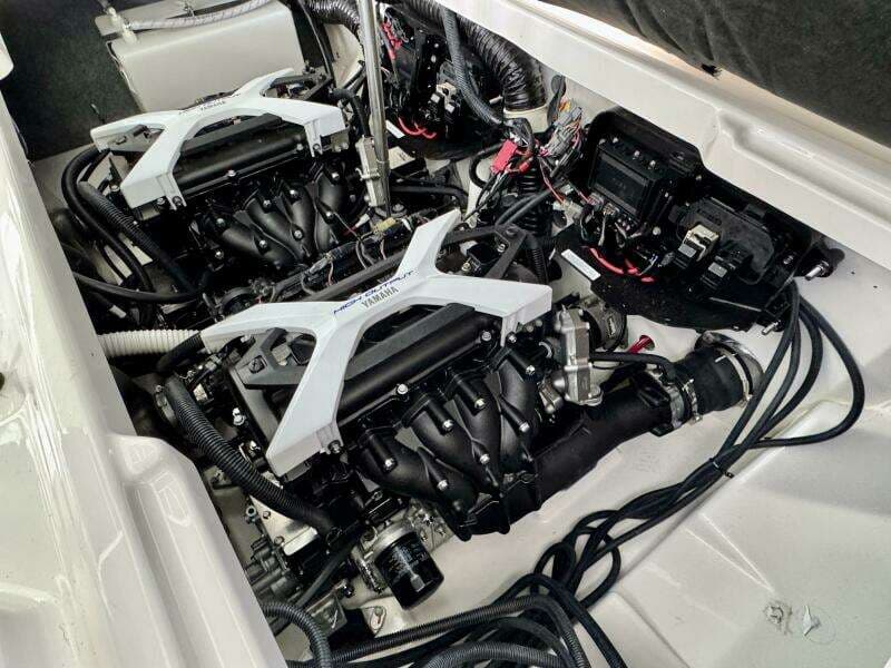 2024 Yamaha Boats 252 SD