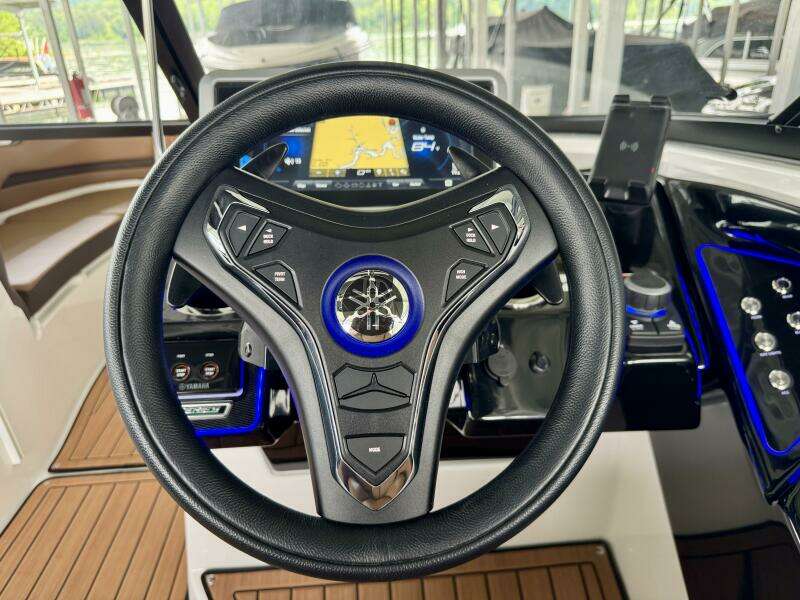 2024 Yamaha Boats 252 SD