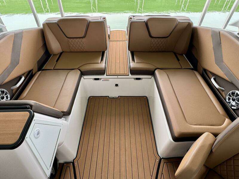 2024 Yamaha Boats 252 SD