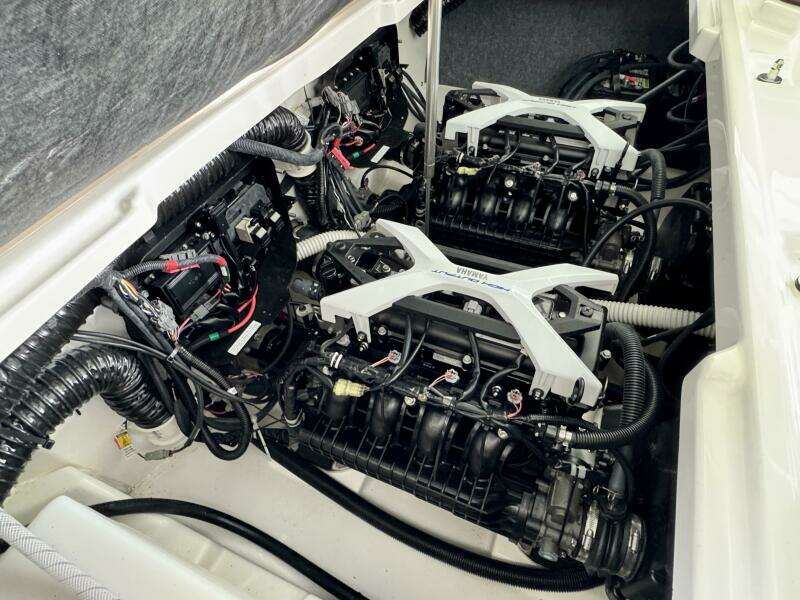 2024 Yamaha Boats 252 SD
