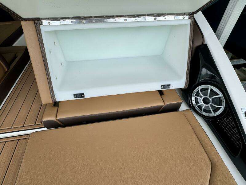 2024 Yamaha Boats 252 SD