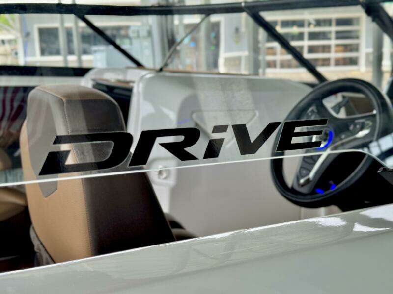 2024 Yamaha Boats 252 SD