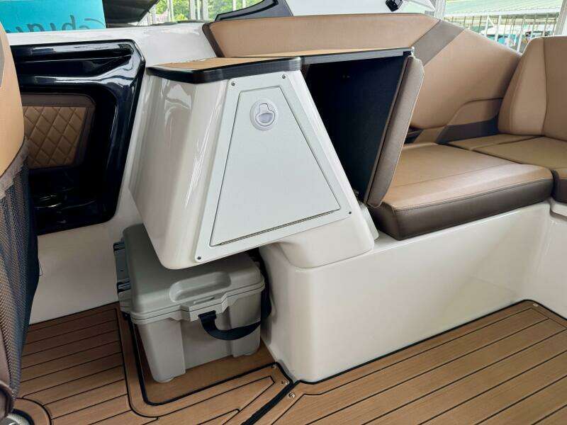 2024 Yamaha Boats 252 SD