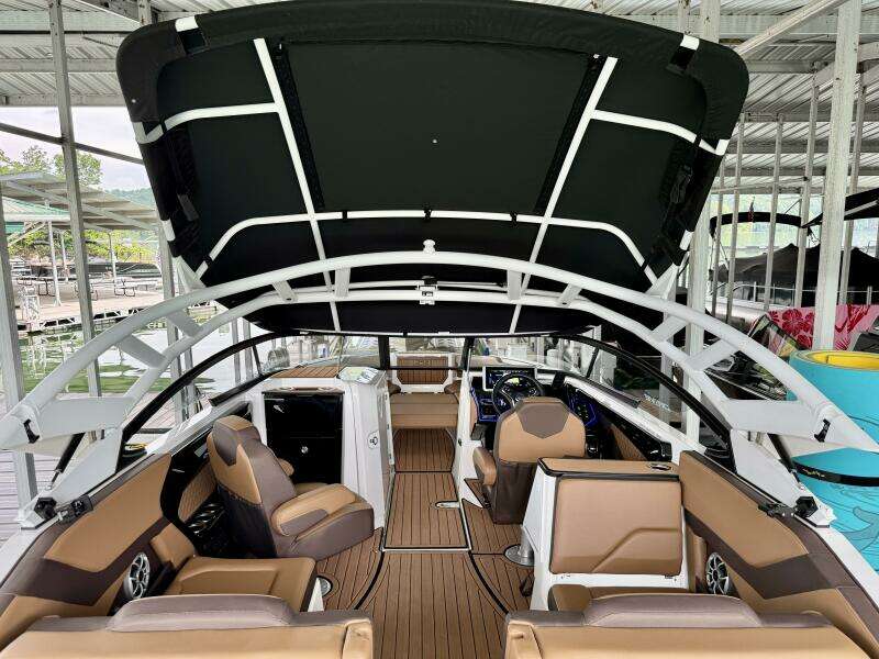 2024 Yamaha Boats 252 SD