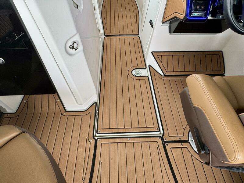 2024 Yamaha Boats 252 SD