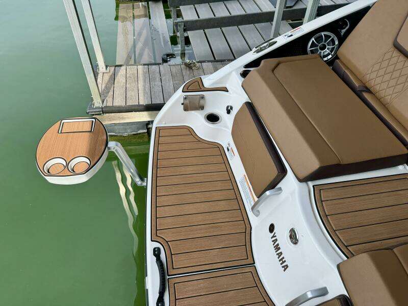 2024 Yamaha Boats 252 SD