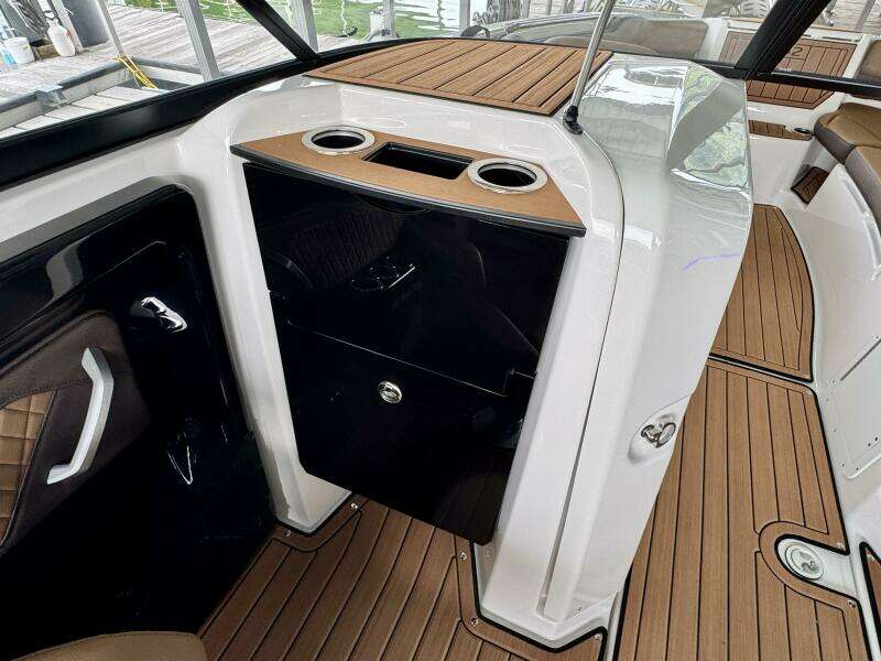 2024 Yamaha Boats 252 SD