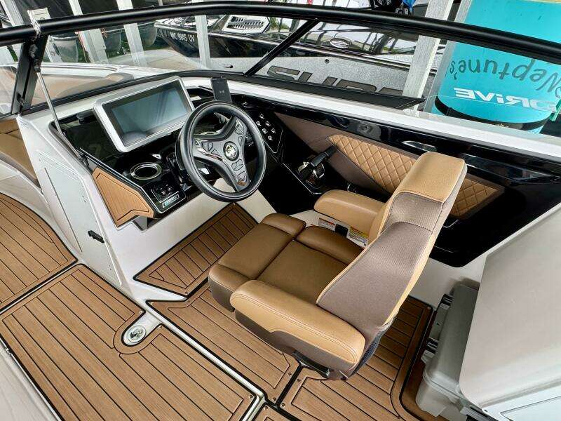 2024 Yamaha Boats 252 SD