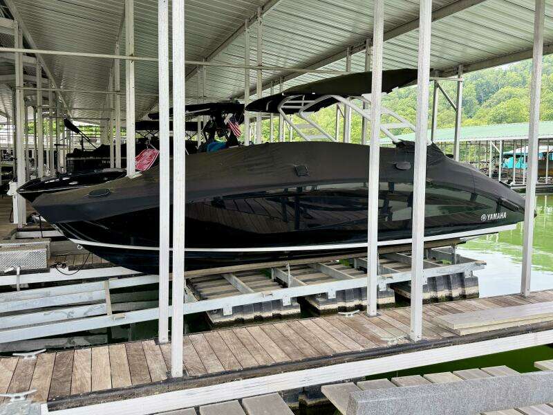 2024 Yamaha Boats 252 SD