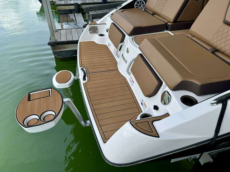 2024 Yamaha Boats 252 SD