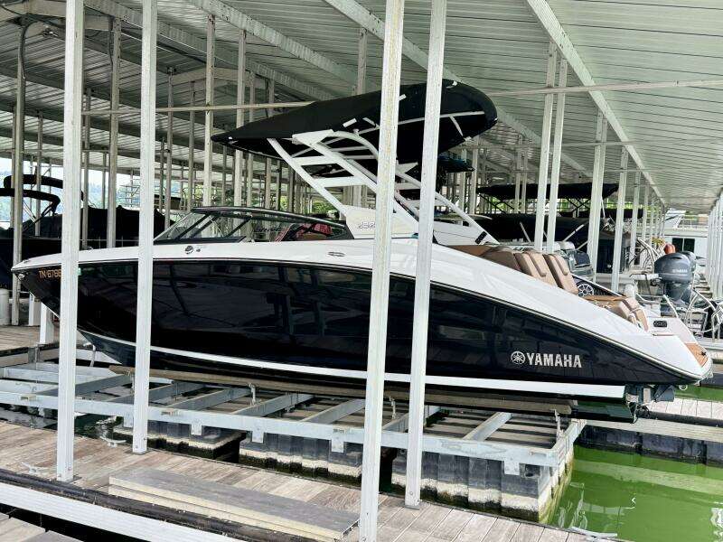 2024 Yamaha Boats 252 SD