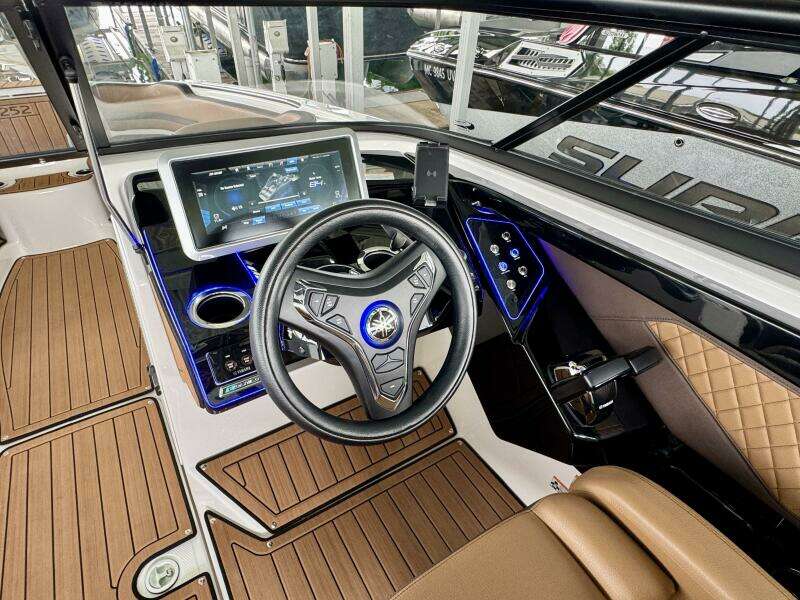 2024 Yamaha Boats 252 SD