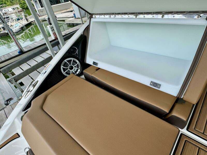 2024 Yamaha Boats 252 SD