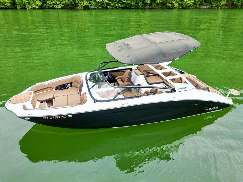 2024 Yamaha Boats 252 SD