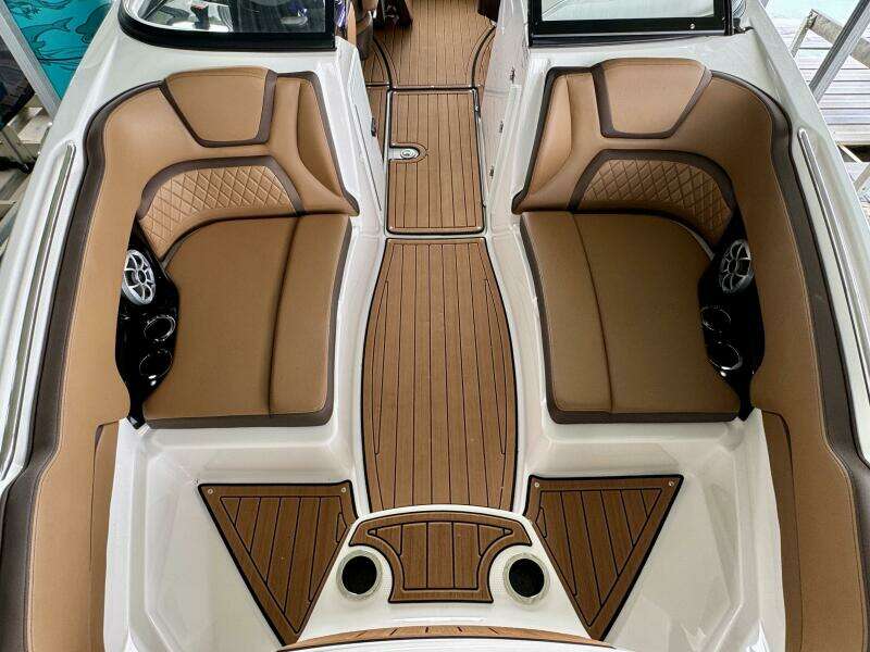2024 Yamaha Boats 252 SD