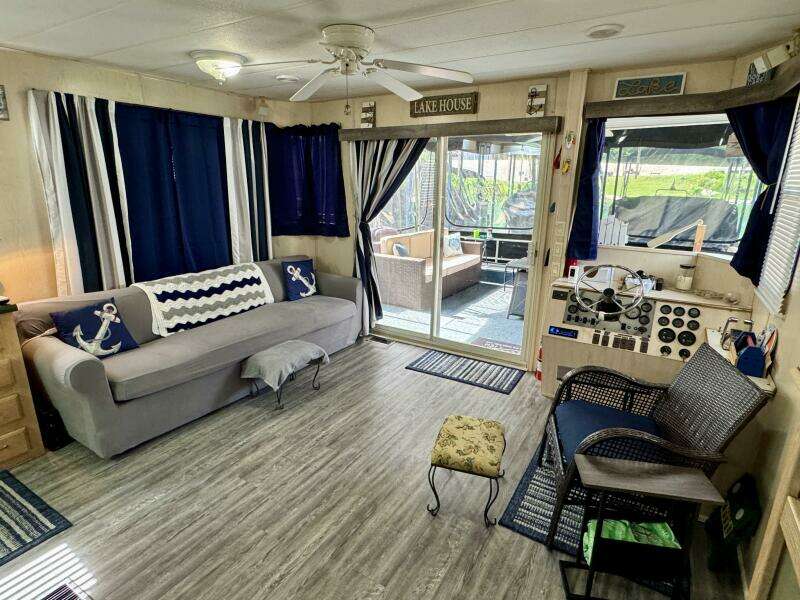 1999 Aqua Chalet 16 x 68 Widebody