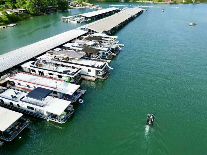 1999 Aqua Chalet 16 x 68 Widebody