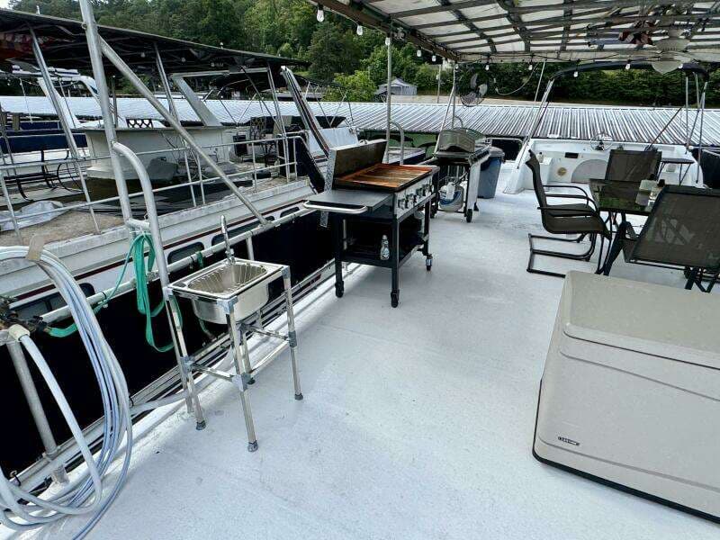 1999 Aqua Chalet 16 x 68 Widebody