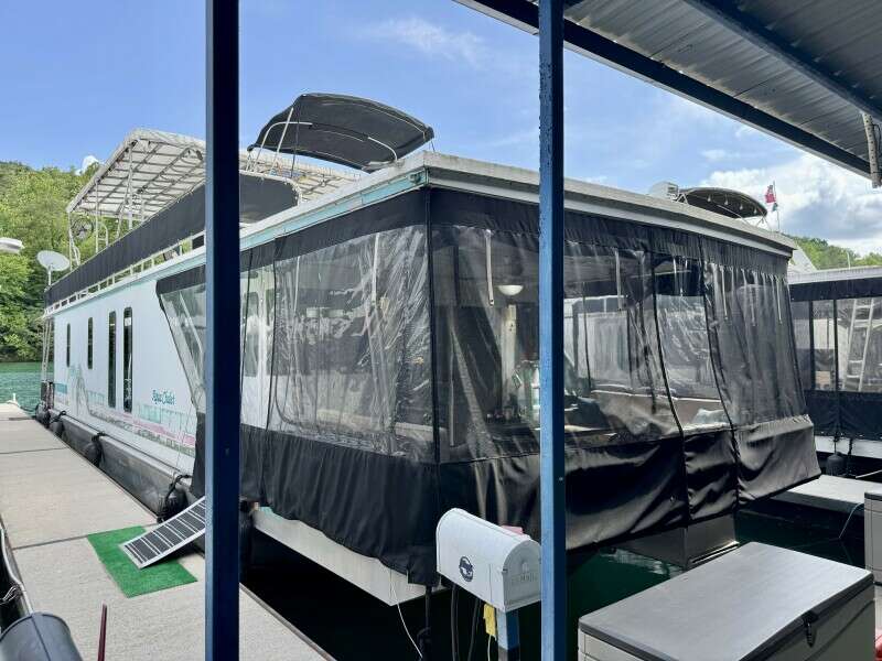 1999 Aqua Chalet 16 x 68 Widebody