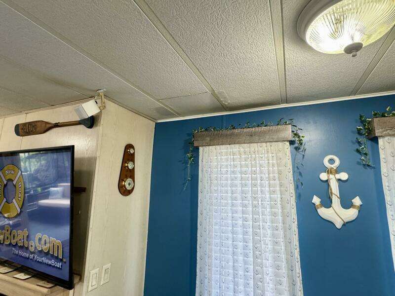 1999 Aqua Chalet 16 x 68 Widebody