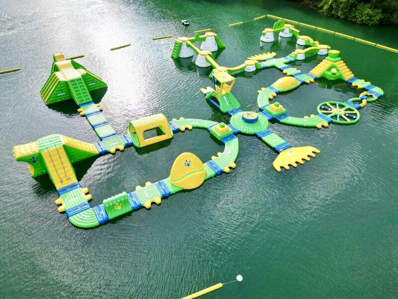 1999 Aqua Chalet 16 x 68 Widebody