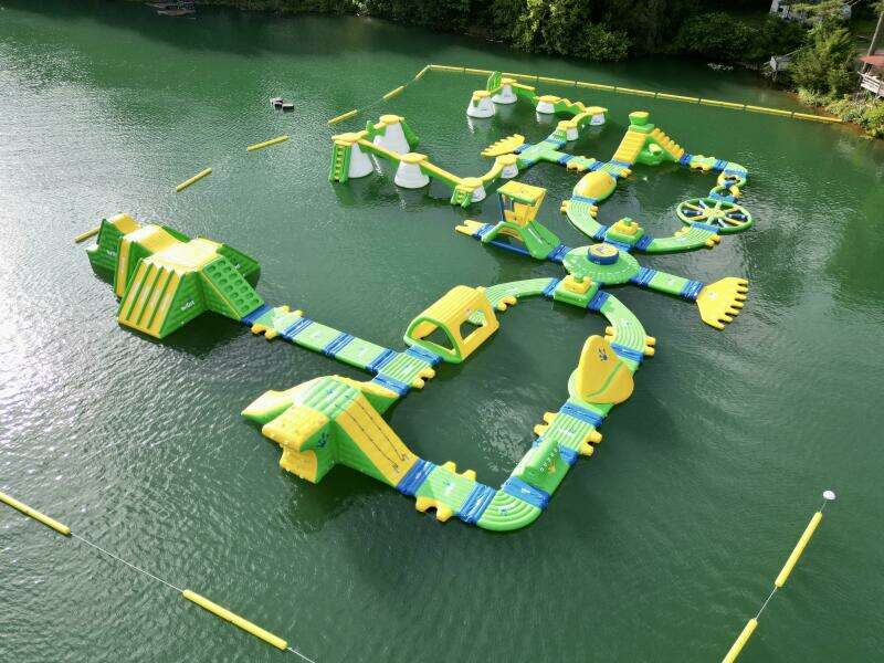 1999 Aqua Chalet 16 x 68 Widebody