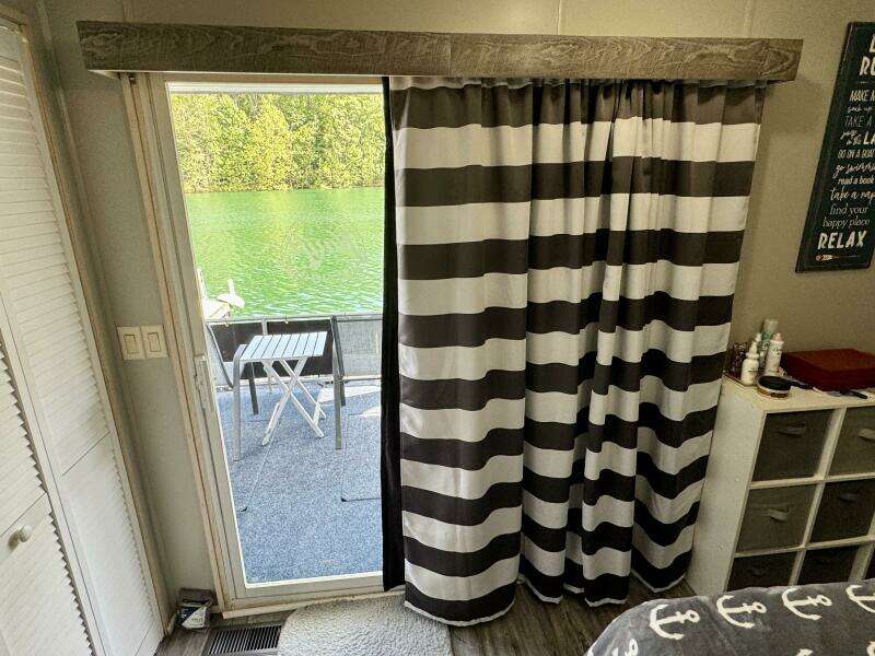 1999 Aqua Chalet 16 x 68 Widebody