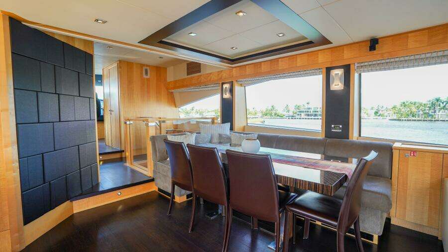 2012 Sunseeker 88 Yacht