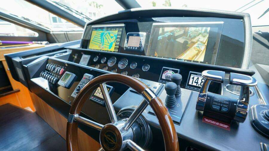 2012 Sunseeker 88 Yacht