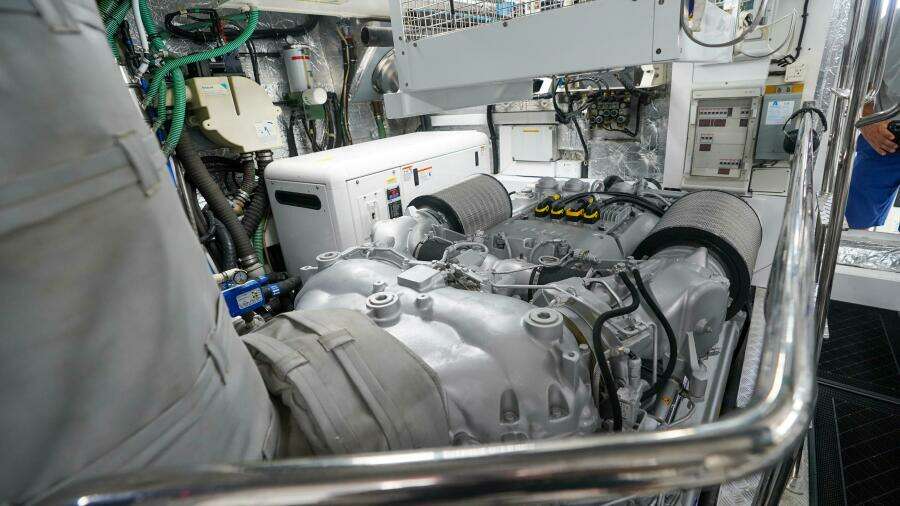 2012 Sunseeker 88 Yacht